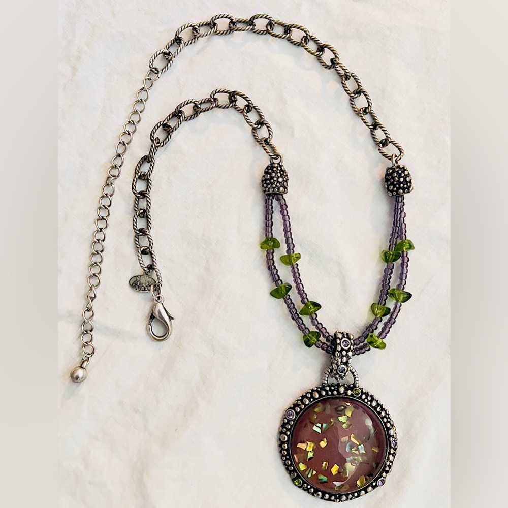 VTG Laura Ashley UV Glow Uranium Glass Necklace Abalone Pendant